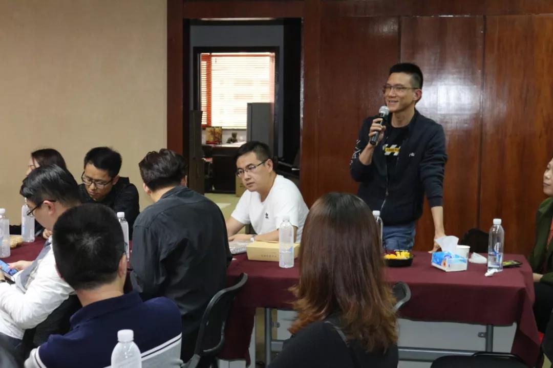 沙龍來(lái)賓自我介紹