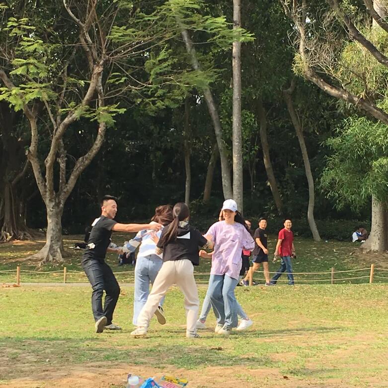 三月春意昂·結(jié)伴探春風——君林企業(yè)踏青活動掠影 三月春意昂·結(jié)伴探春風——君林企業(yè)踏青活動掠影